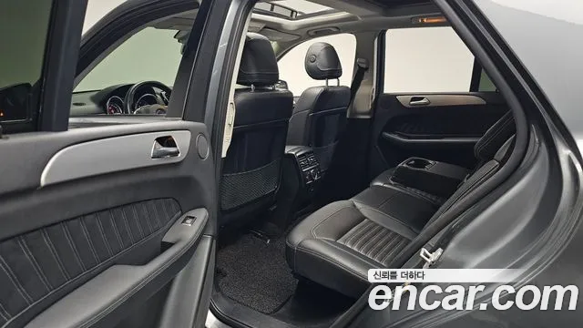 Mercedes-Benz GLE 2018 thumb 11