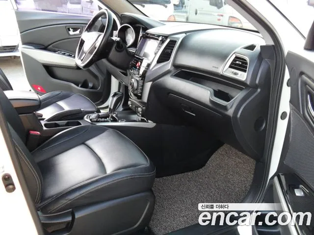 KG_Mobility_Ssangyong TIBOLI 2015 thumb 10