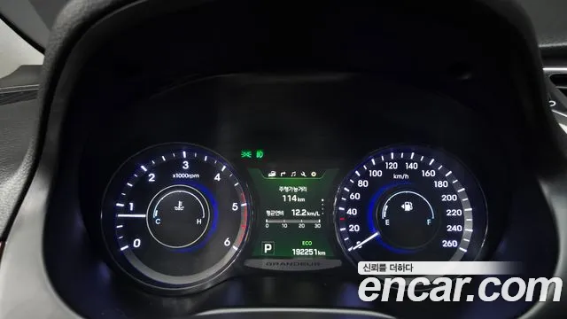 Hyundai Grandeur 2015 thumb 8