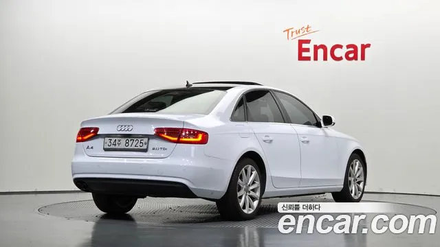Audi A4 2012 thumb 2