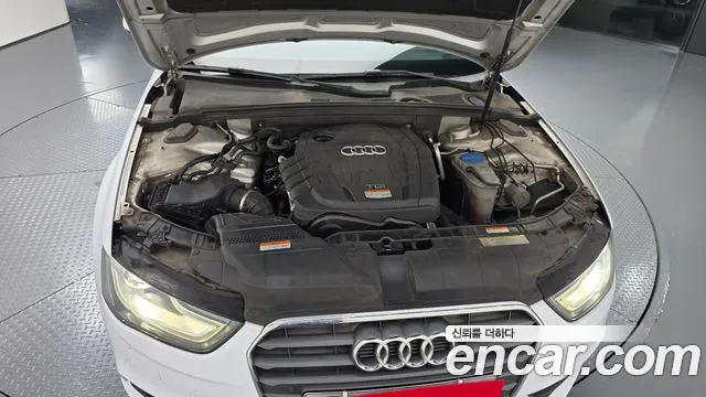 Audi A4 2012 thumb 6