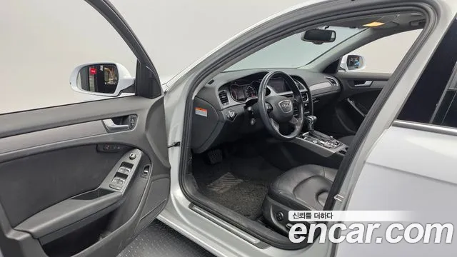 Audi A4 2012 thumb 10