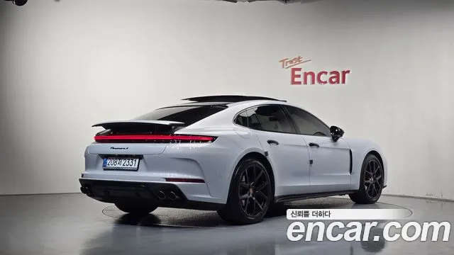 Porsche Panamera 2025 thumb 2