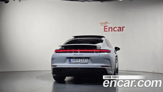 Porsche Panamera 2025 thumb 4