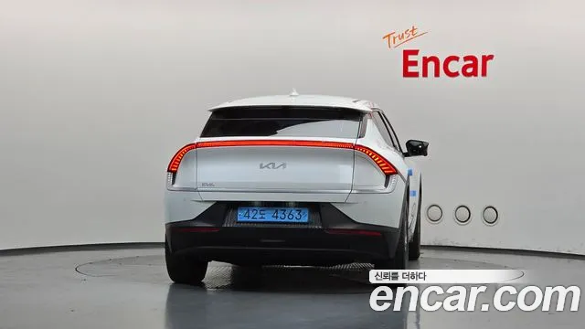 Kia EV6 2023 thumb 4