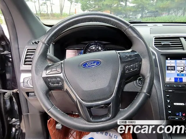 Ford Explorer 2019 thumb 8