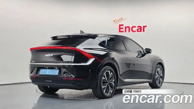 Kia EV6 2022 thumb 2