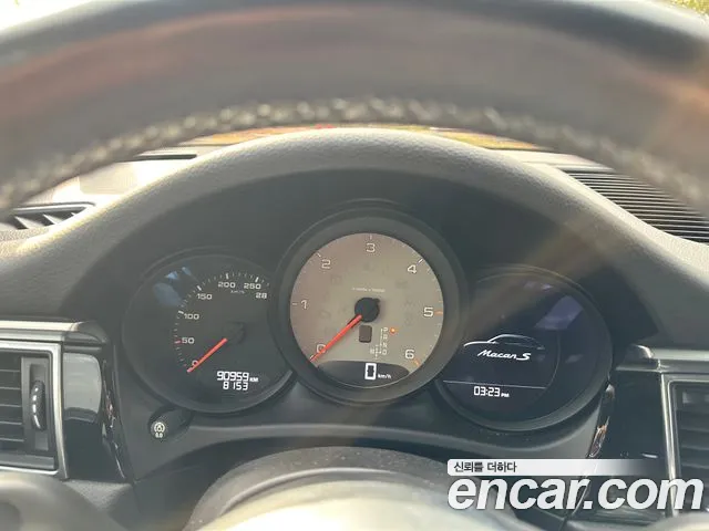 Porsche Macan 2017 thumb 5