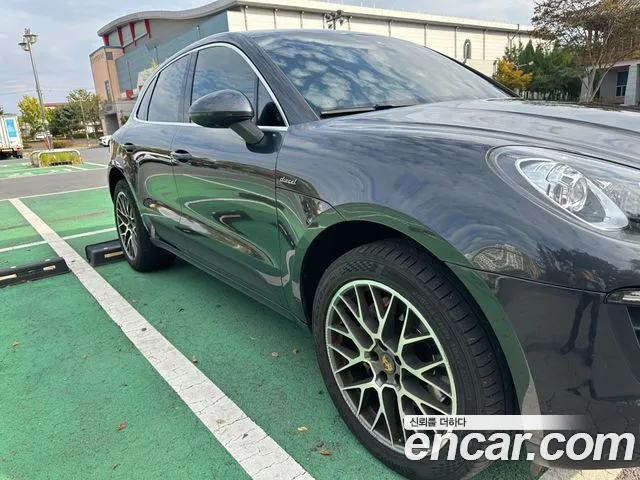 Porsche Macan 2017 thumb 6