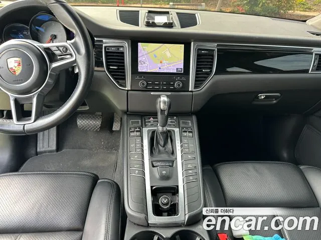 Porsche Macan 2017 thumb 7