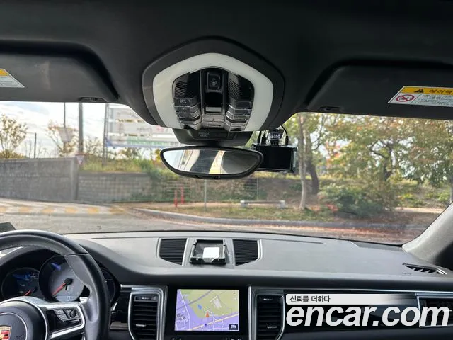 Porsche Macan 2017 thumb 8
