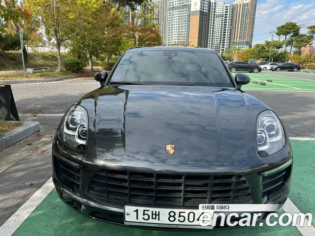 Porsche Macan 2017 thumb 12
