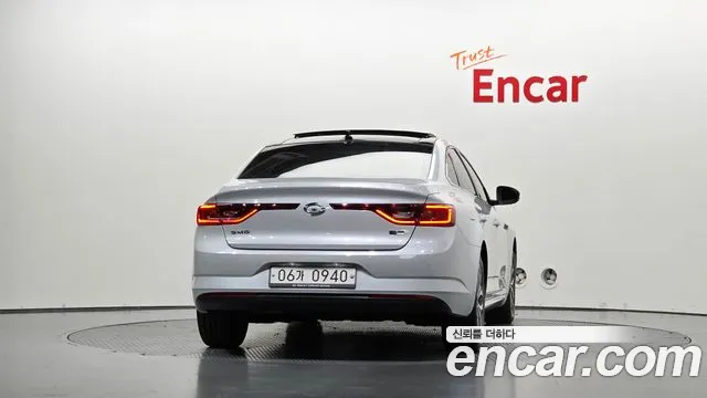 Renault-KoreaSamsung Megane 2016 thumb 4
