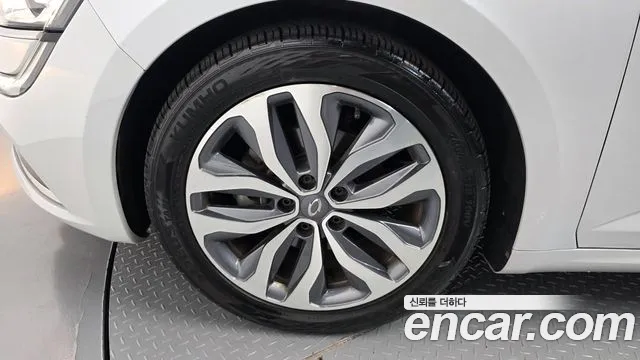 Renault-KoreaSamsung Megane 2016 thumb 5