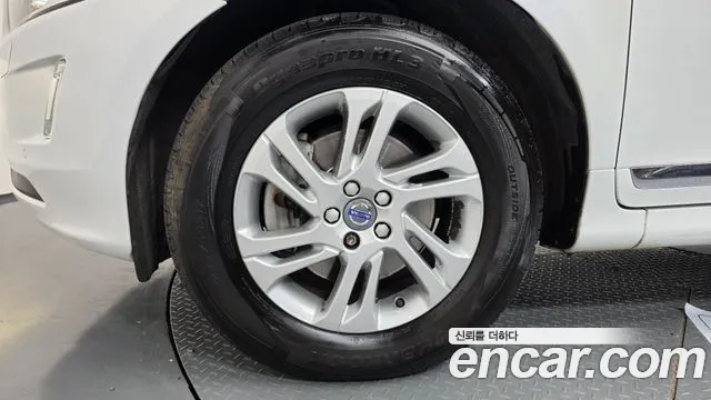 Volvo XC60 2015 thumb 5
