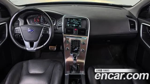 Volvo XC60 2015 thumb 7