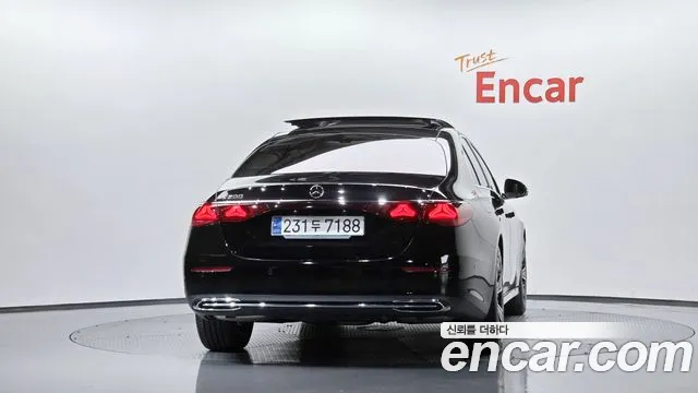 Mercedes-Benz E-Класс 2024 thumb 3