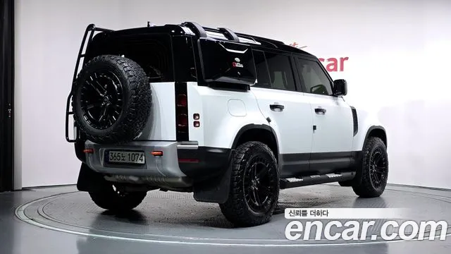 Land Rover Defender 2021 thumb 2