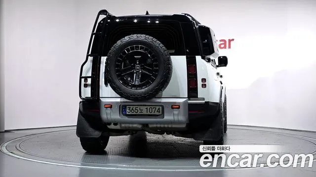 Land Rover Defender 2021 thumb 4