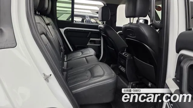 Land Rover Defender 2021 thumb 11