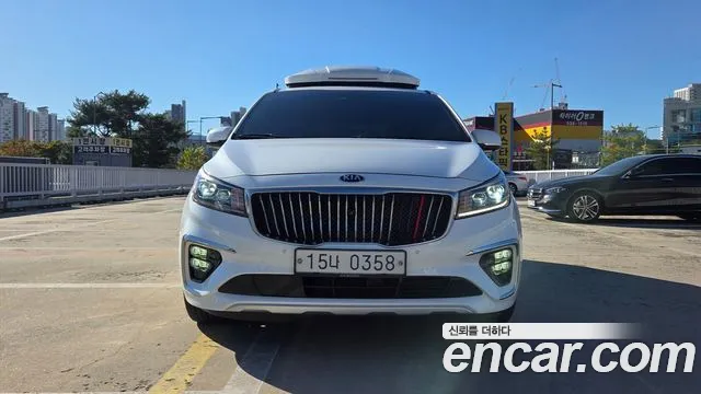 Kia Carnival 2016 thumb 3