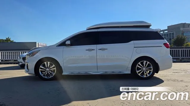 Kia Carnival 2016 thumb 4