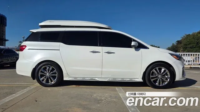 Kia Carnival 2016 thumb 5