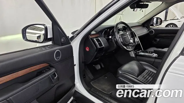Land Rover Discovery 2017 thumb 10