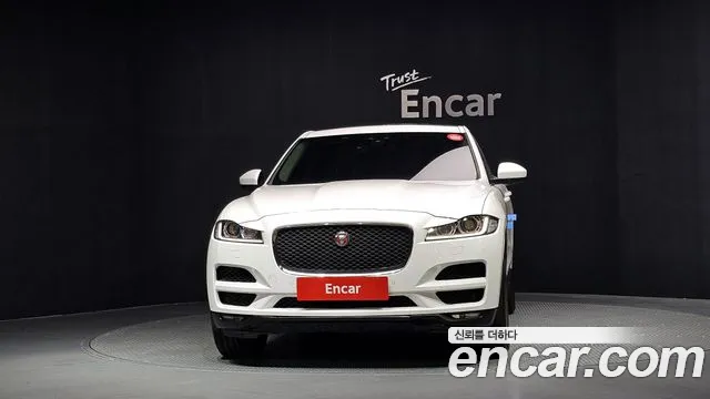 Jaguar F-Pace 2018 thumb 3