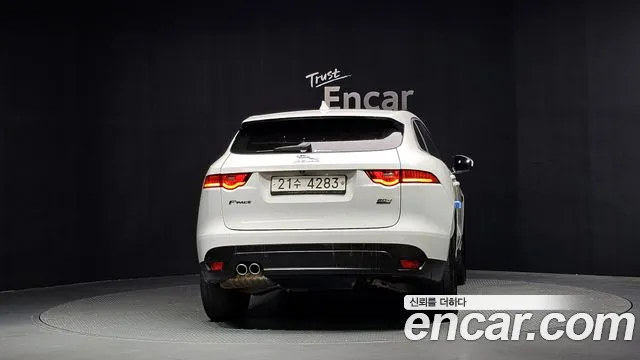 Jaguar F-Pace 2018 thumb 4