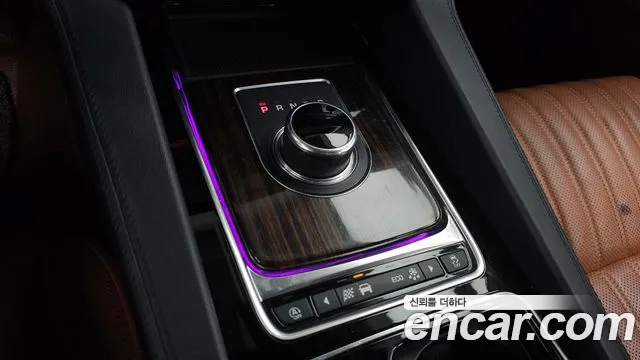 Jaguar F-Pace 2018 thumb 9