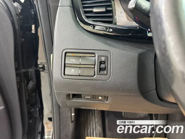 Kia K9 2012 thumb 8