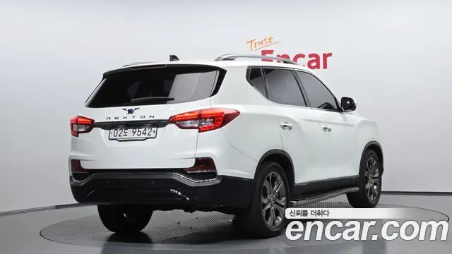 KG_Mobility_Ssangyong Rexton 2017 thumb 2