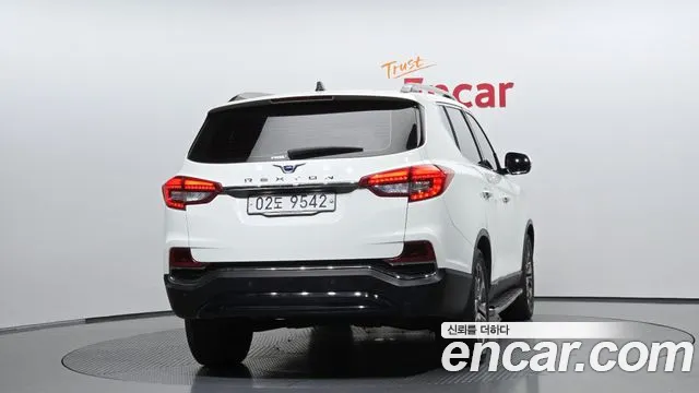 KG_Mobility_Ssangyong Rexton 2017 thumb 4