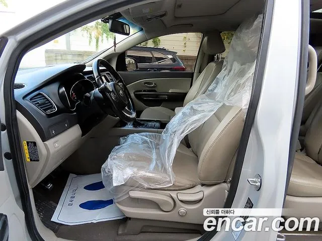 Kia Carnival 2015 thumb 5