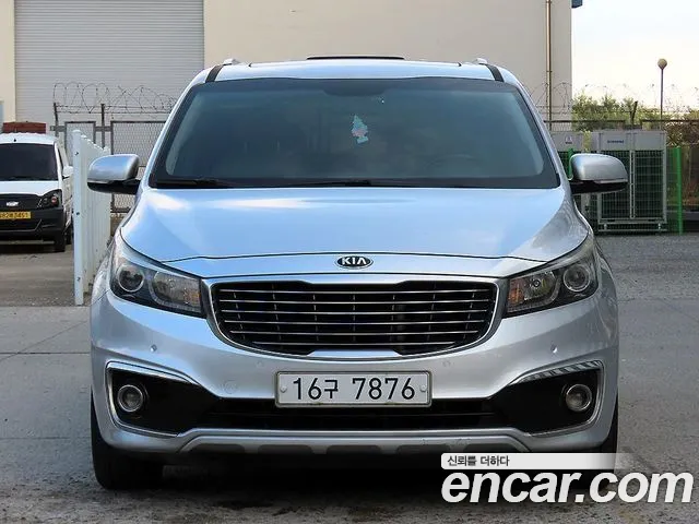 Kia Carnival 2015 thumb 12