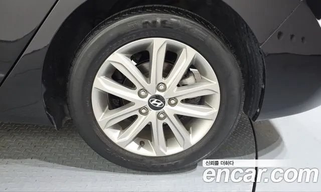 Hyundai Avante 2013 thumb 4