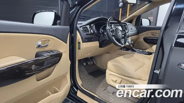 Kia Carnival 2019 thumb 10