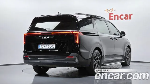 Kia Carnival 2024 thumb 2
