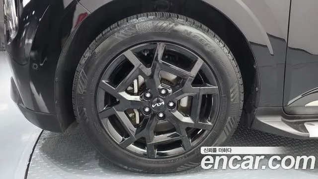 Kia Carnival 2024 thumb 5