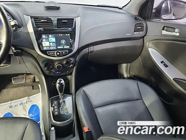 Hyundai Accent 2017 thumb 10
