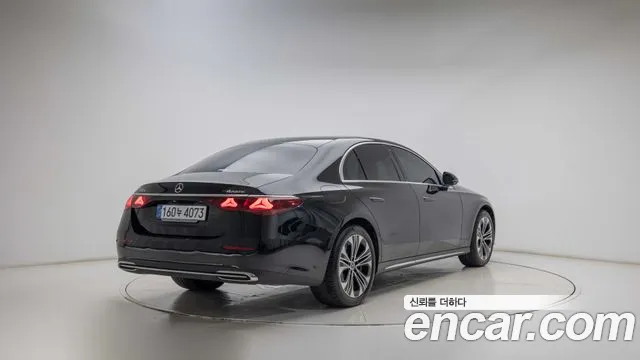 Mercedes-Benz E-Класс 2025 thumb 2