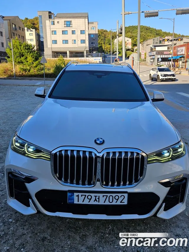 BMW X7 2020 thumb 3