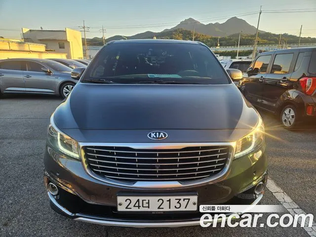 Kia Carnival 2017 thumb 3