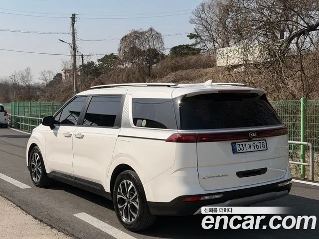 Kia Carnival 2021 thumb 4
