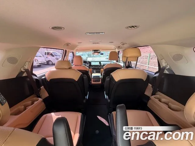 Kia Carnival 2021 thumb 8