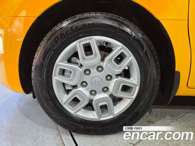 Hyundai Staria 2022 thumb 5