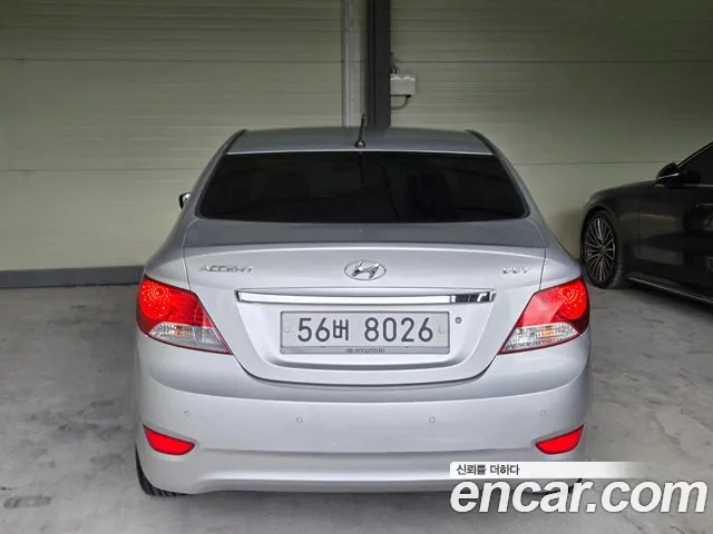Hyundai Accent 2012 thumb 5
