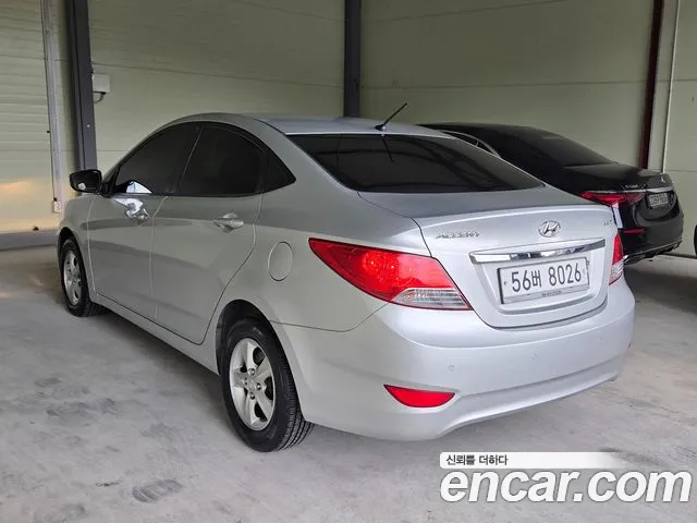 Hyundai Accent 2012 thumb 6