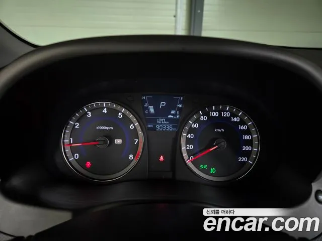 Hyundai Accent 2012 thumb 10